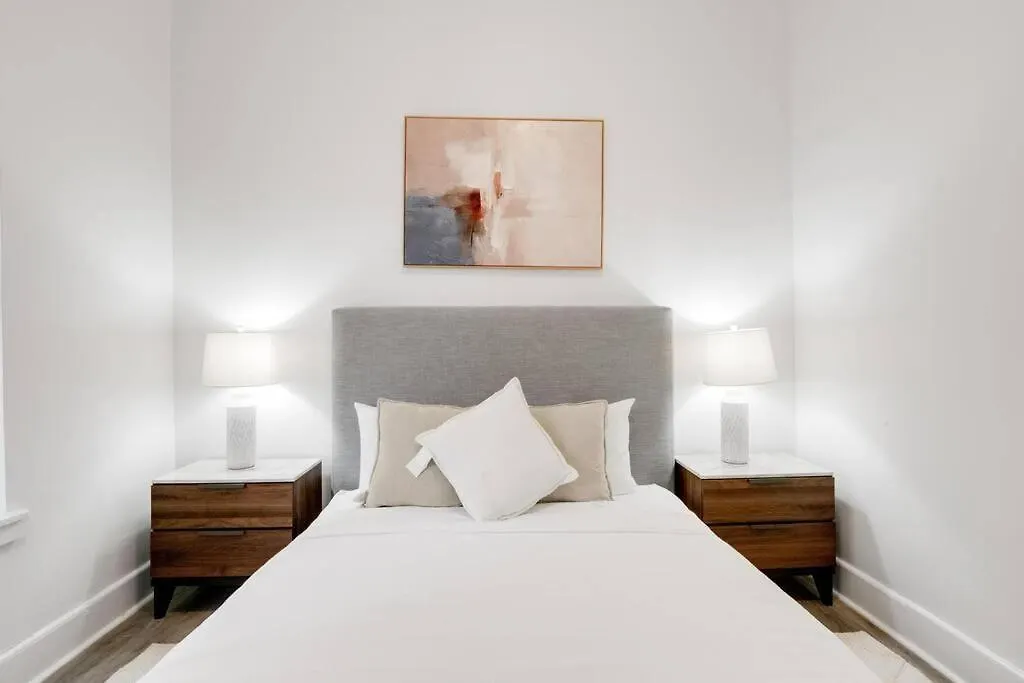 Bay Ridge Luxe: Stylish & Comfortable Нью-Йорк